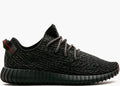 Yeezy Boost 350 V1 Pirate Black 2023 – Accessorio premium elegante